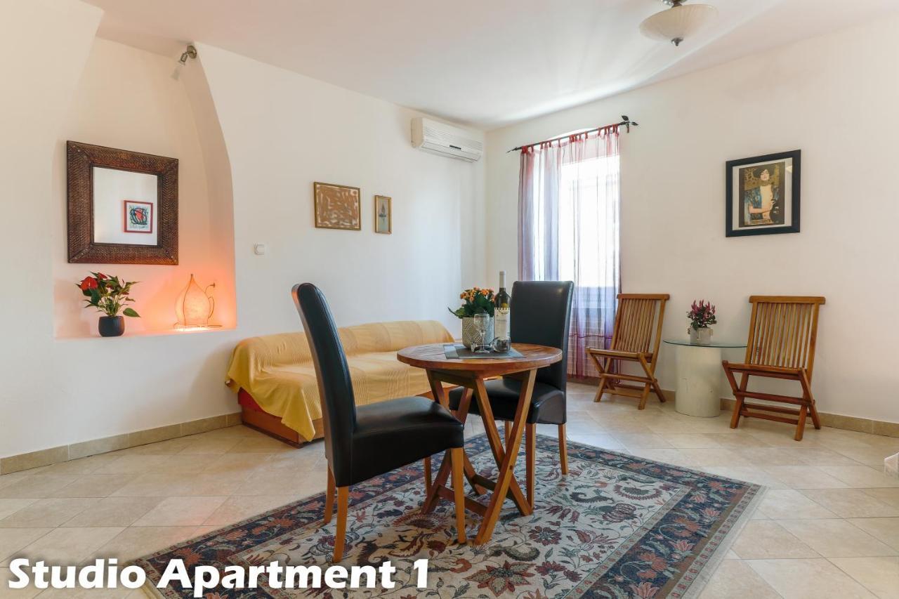Art Apartments Врсар Екстер'єр фото