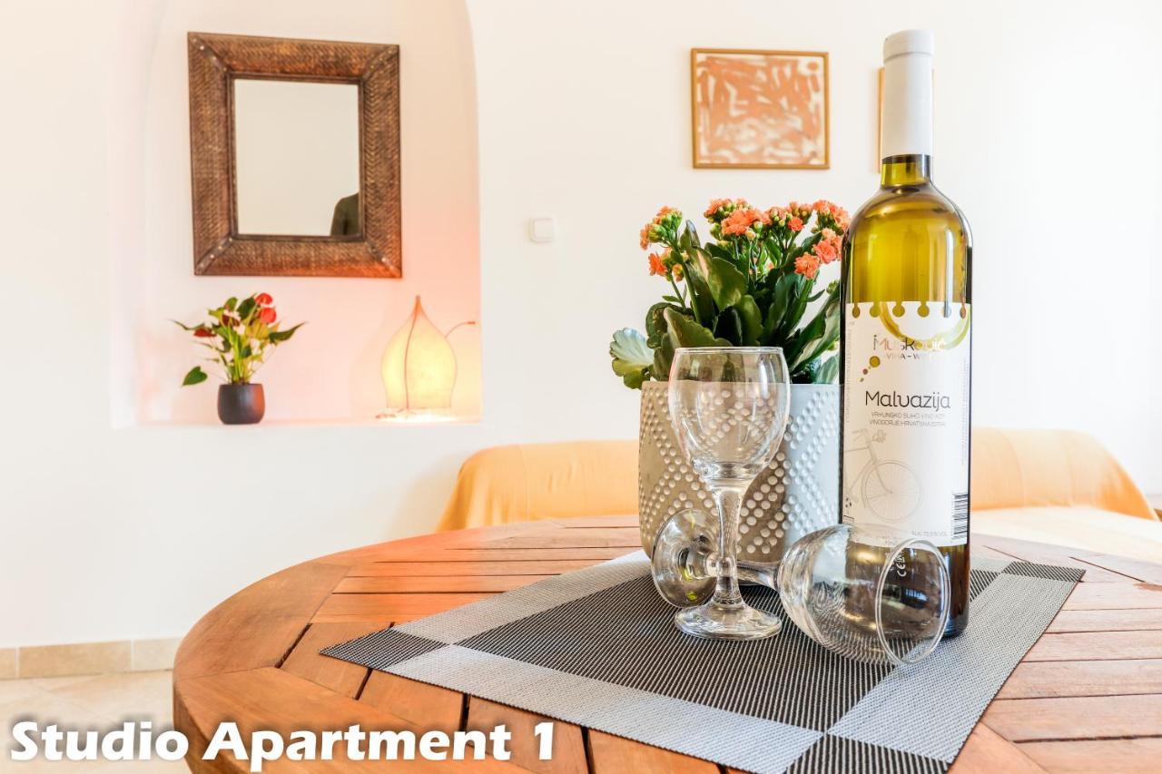 Art Apartments Врсар Екстер'єр фото
